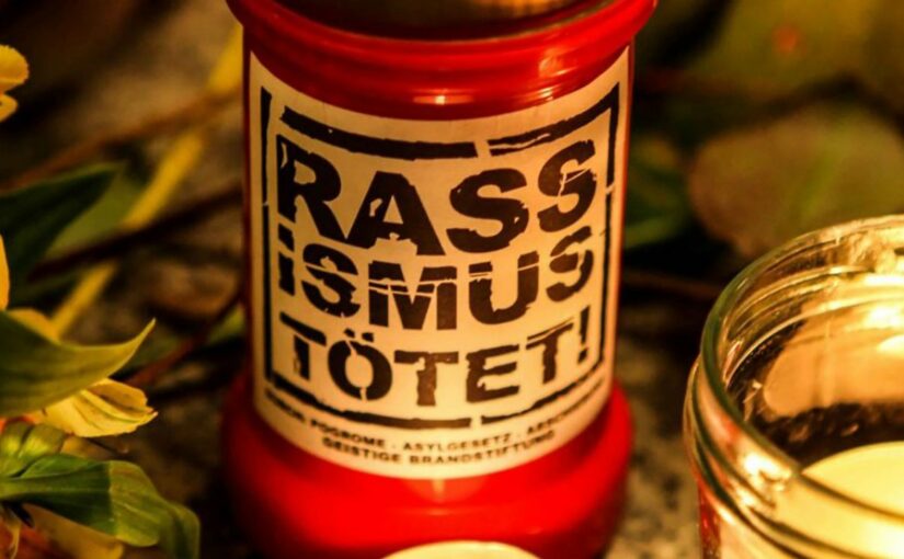 Kerze mit dem Schriftzug "Rassismus tötet"